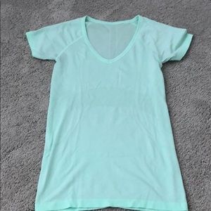 lululemon tech tee